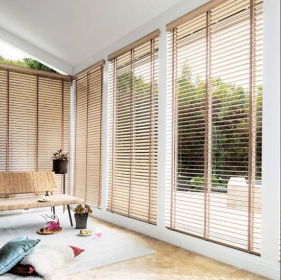 Горизонтальные жалюзи на веранду
