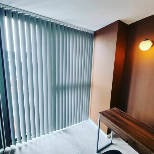 Пластиковые жалюзи в спальню